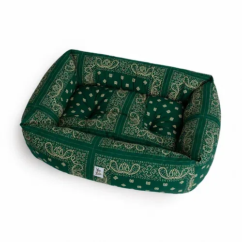 Cuccia Divanetto Cani Bandana Verde | Made in Italy
